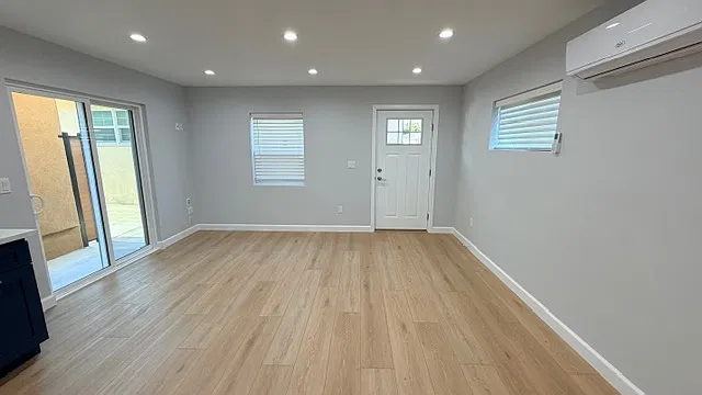 2638 N Frederic St #101 — Photo 9