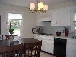 Eating Kitchen
