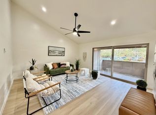 5493 Adobe Falls Rd UNIT 12, San Diego, CA 92120