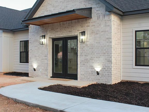 4th image of 1061 County Road 4110