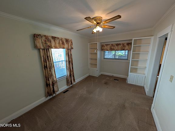 5th image of 3722 Leybourn Ave