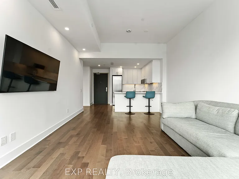 180 George St #2607 — Photo 22
