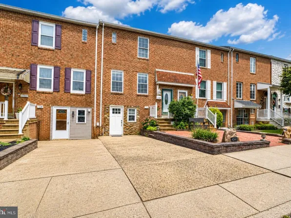 4241 Chalfont Pl, Philadelphia, PA 19154