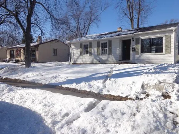 144 Bernard Dr, Buffalo Grove, IL 60089