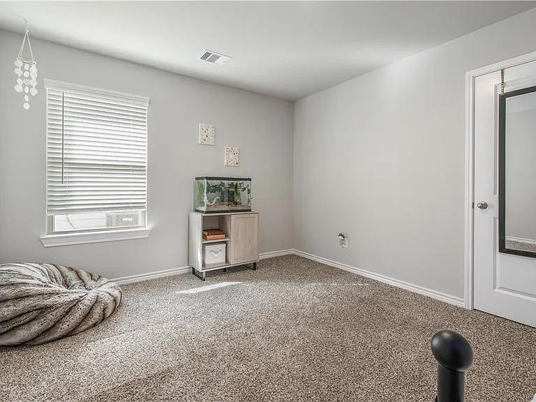 2160 Chief St — Photo 15