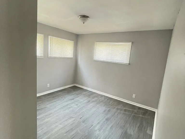 19505 Glastonbury Rd — Photo 9