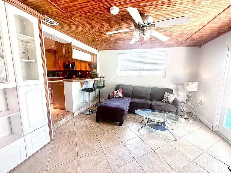 1400 NW 46th St — Photo 19