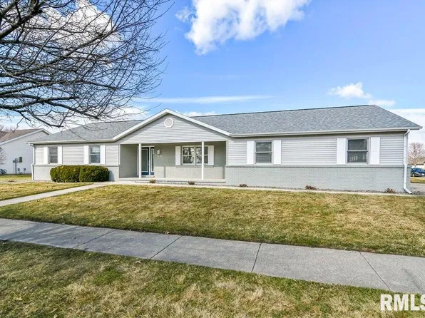 305 Ramblewood Ln, Sherman, IL 62684