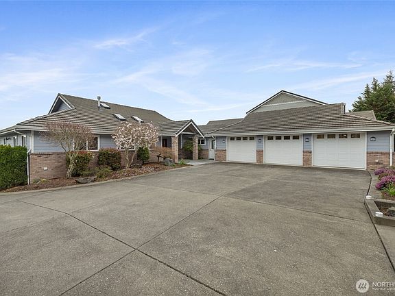 4th image of 16412 139th Avenue E