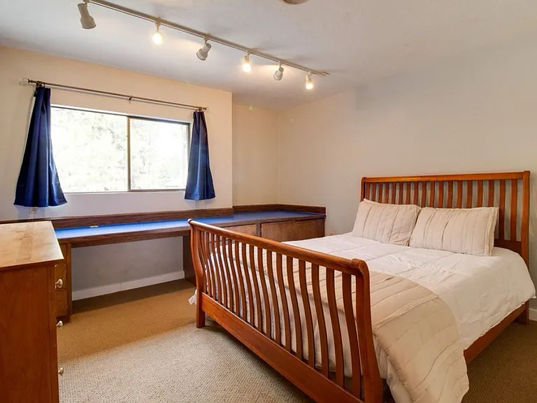 15821 Kittyhawk Ln — Photo 22