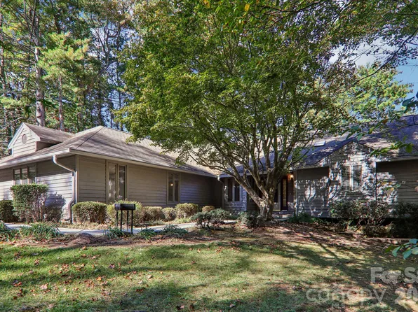 108 Kenwood Dr, Hendersonville, NC 28739