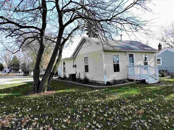 530 Oak St, Omro, WI 54963