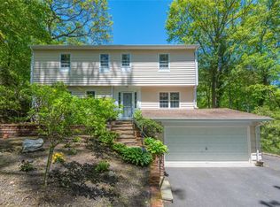 12 Erick Ct, Cold Spring Harbor, NY 11724