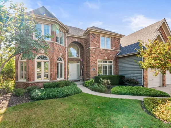 2225 Sutton Dr, South Elgin, IL 60177