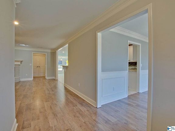 5th image of 114 Tessie Dr SE
