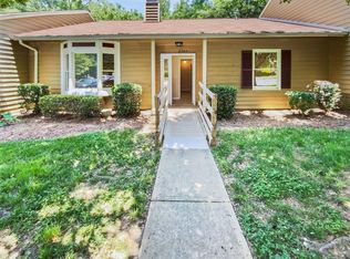 8304 Summerglen Cir, Charlotte, NC 28227