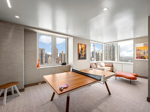 300 East 77th Street image 15 of 15