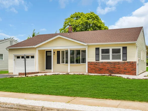 5 Easton Road, Toms River, NJ 08757