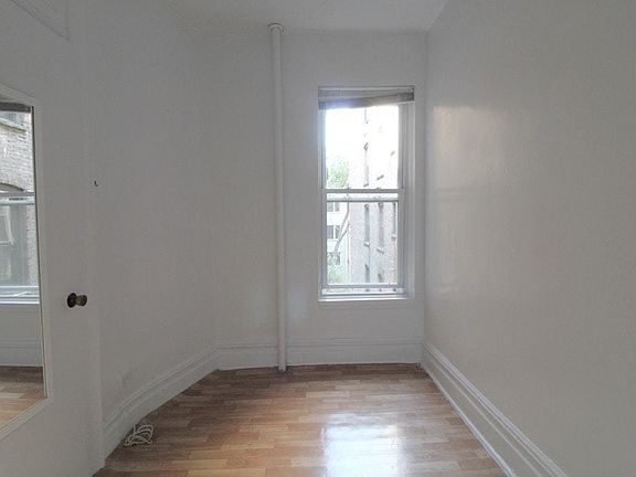 5th image of 115 E 96th St APT 15