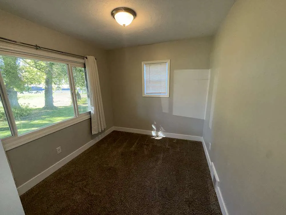 3 bed, 1800 sqft, $1,700 — Photo 3