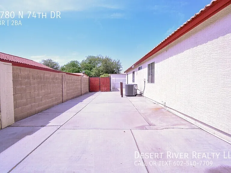 6780 N 74th Dr — Photo 23