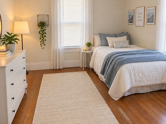 4th image of 15 Pleasant St #15A