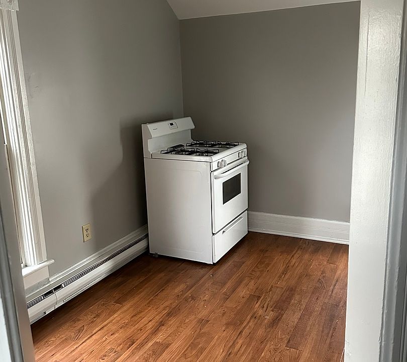 106 E 5th St, Momence, IL 60954 Zillow