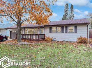 15 Shar Denn Dr, Hampton, IA 50441