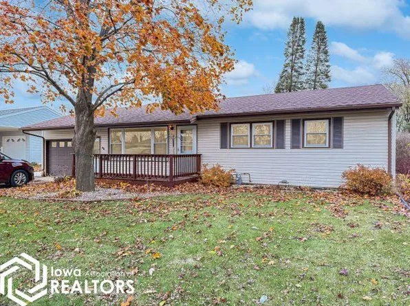 15 Shar Denn Dr, Hampton, IA 50441