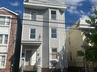 748 S 11Th St, Newark City, NJ 07103