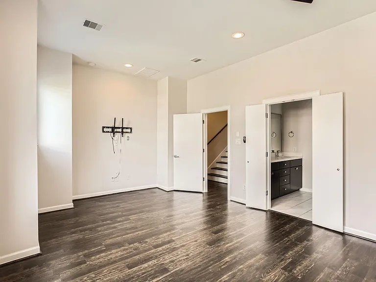 126 Pierce St — Photo 14