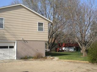 814 Kasan Ave, Volga, SD 57071