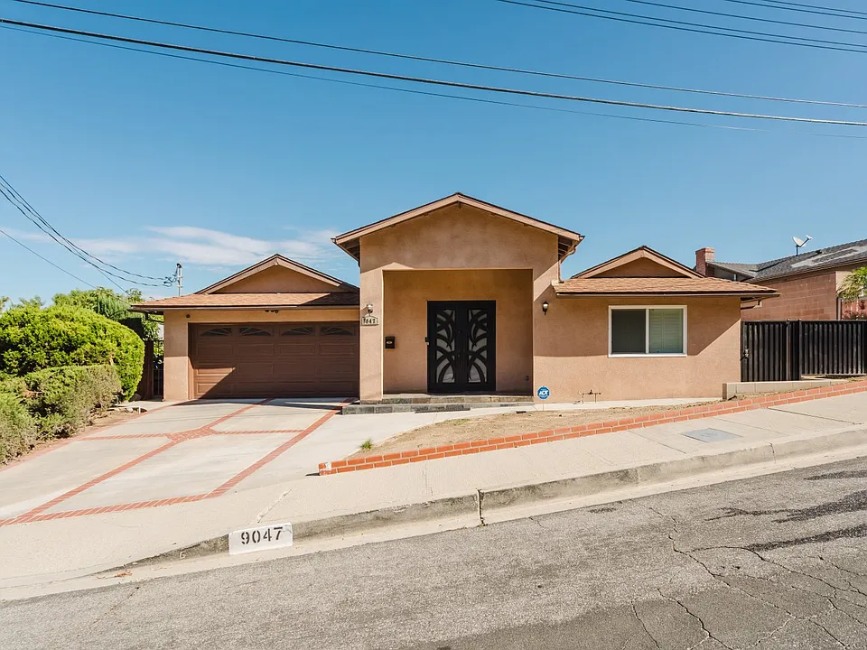 9047 Riderwood Dr