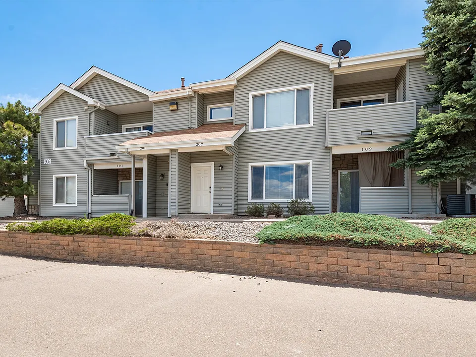 905 S Zeno Way #102