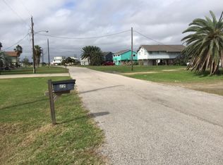 22 Trout Ln, Freeport, TX 77541