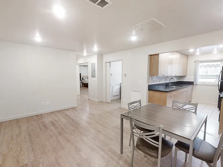 2437 Piedmont Ave — Photo 37