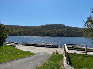 20 Ridge Rd, New Fairfield, CT 06812