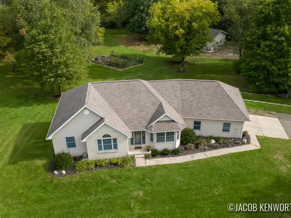 12285 Downes St NE, Lowell, MI 49331