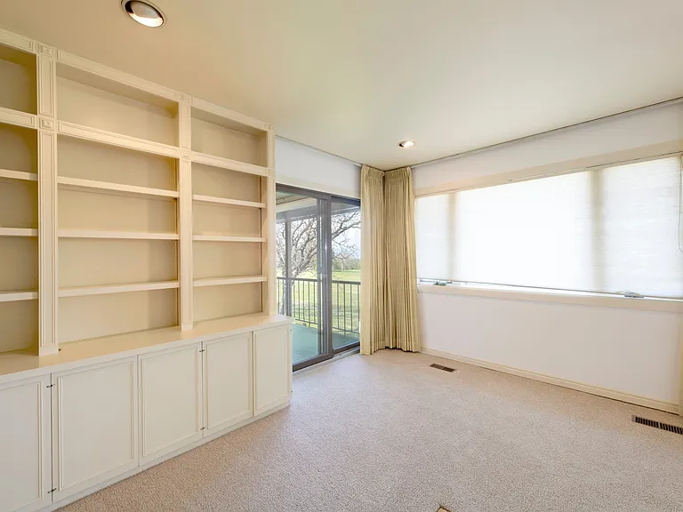 1038 S Oak Hills Way — Photo 19