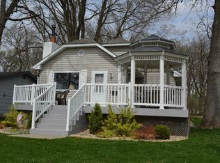 212 10th Ave S, Clear Lake, IA 50428