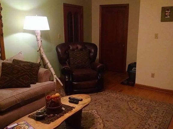 2nd image of 816 Arcadian Ave