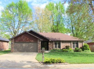 2138 S Butterfly Ave, Springfield, MO 65807