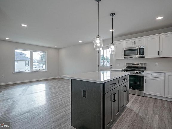 4th image of 3 Myrtle Ave