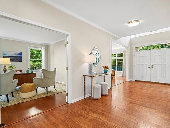 3rd image of 7 Coggins Ln