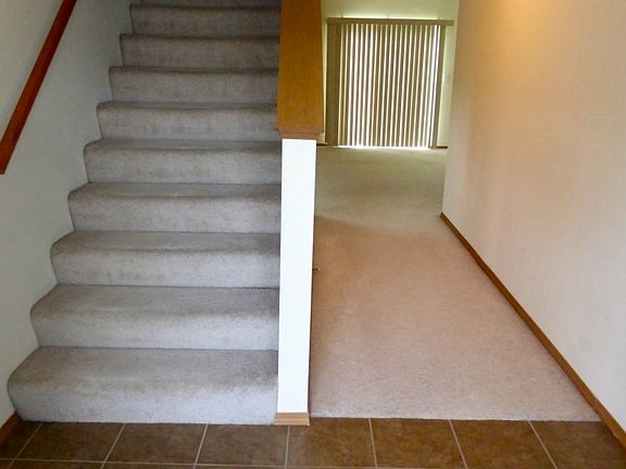 3rd image of 4930 104th Pl NE