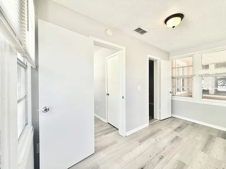 725 14th Ave S #D — Photo 19