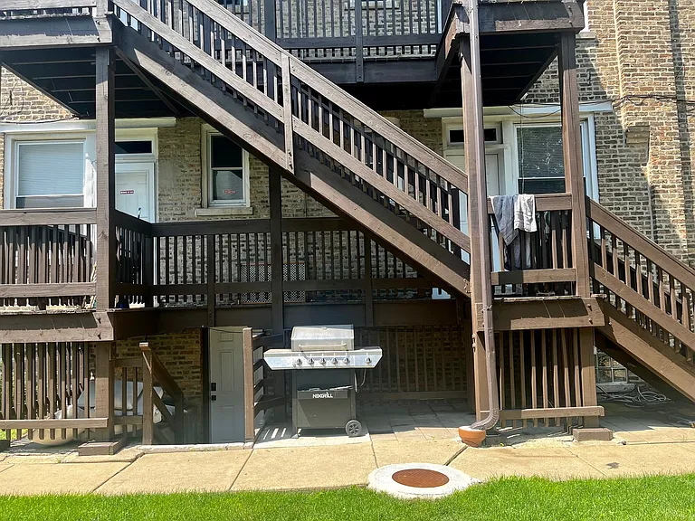 5325 N Damen Ave #1 — Photo 13