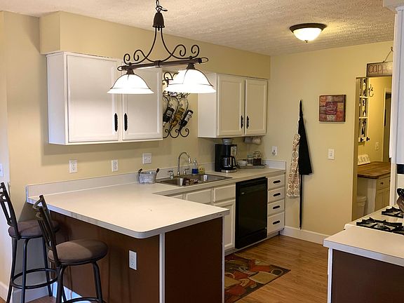 3rd image of 2684 Creekwillow Pl