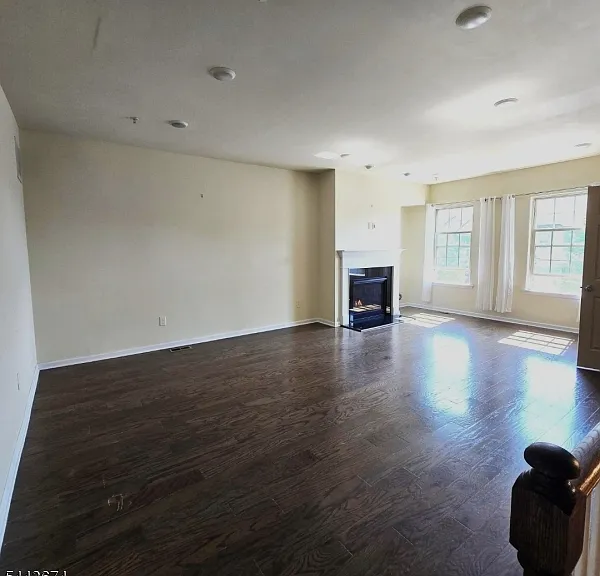 76 Albert Ct — Photo 7