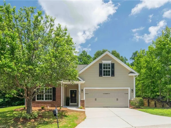 4320 Glenmore Creek Dr, Winston Salem, NC 27107